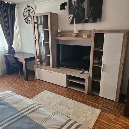 Garsoniera Dary Bloc G2Str Mihai Bravu Turnu Magurele Exterior photo
